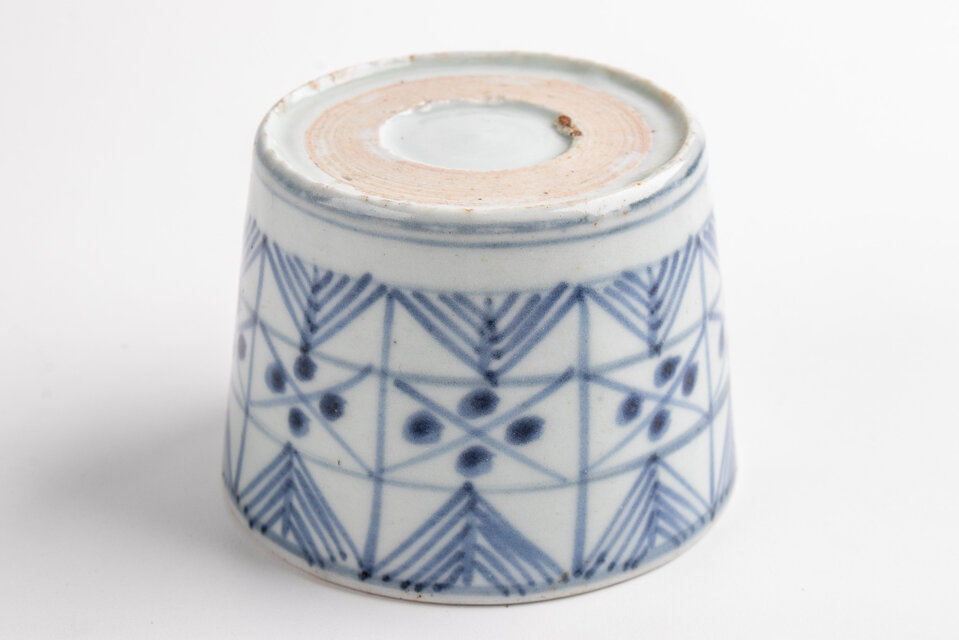 912　古伊万里色絵窓絵松竹梅図蕎麦猪口　無疵美品　江戸中期 古伊万里 色絵 松竹梅に窓絵花の図 蕎麦猪口
