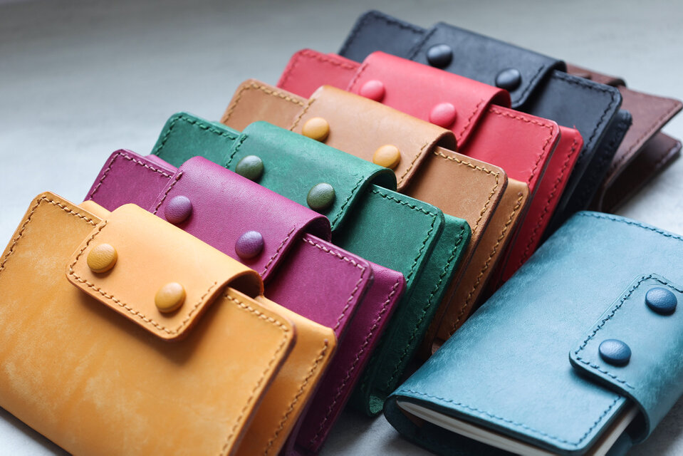 8色展開！差し替えできる本革ミニノートカバー／手帳にも | iichi 日々