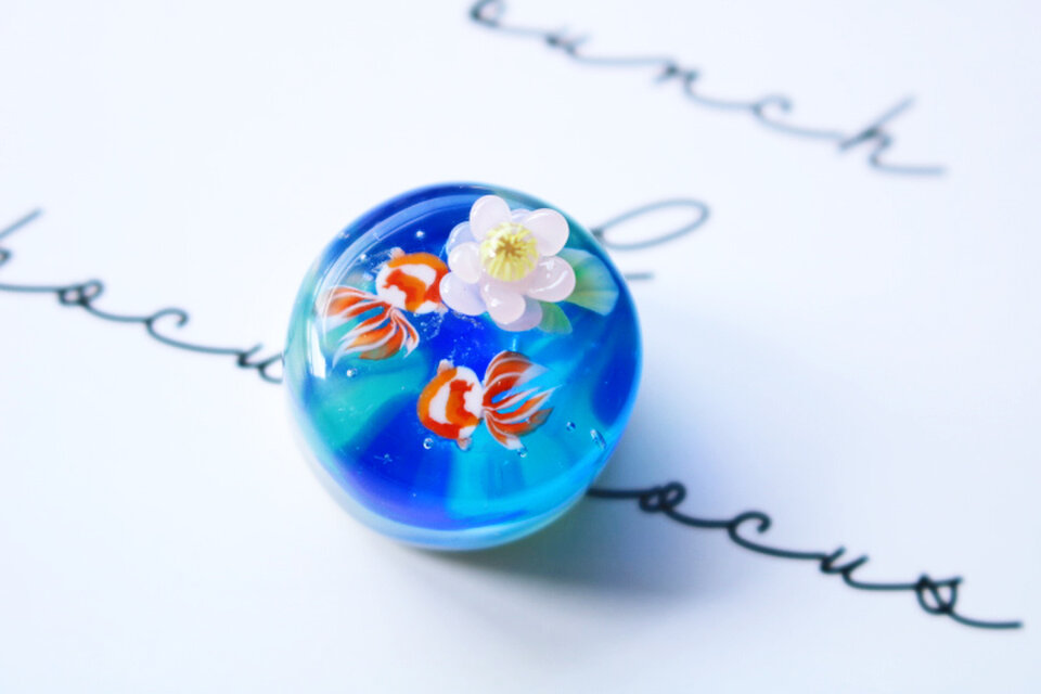 まるもち⑅︎◡̈︎*　ガラス細工　ミニチュア ガラスのミニチュア和菓子 錦玉羹と金平糖 小さなガラスの置き