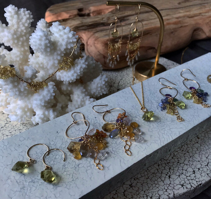 manaaw4サイモンアルカンタラ ピアス フリンジ Simon Alcantaraサイモン アルカンタラ18k天然石ピアス アクセサリー