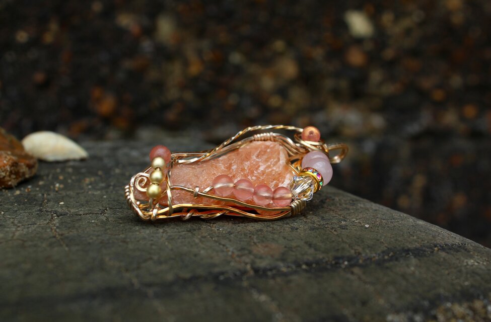 サチャロカローズアゼツライト ハートに喜びと愛のエネルギーを届ける