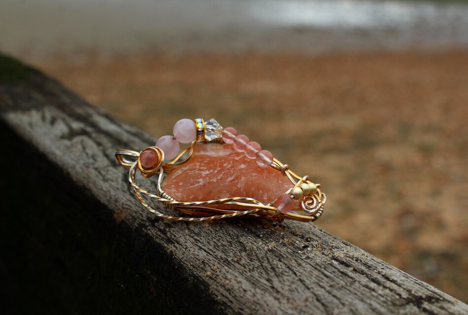 サチャロカローズアゼツライト ハートに喜びと愛のエネルギーを届ける