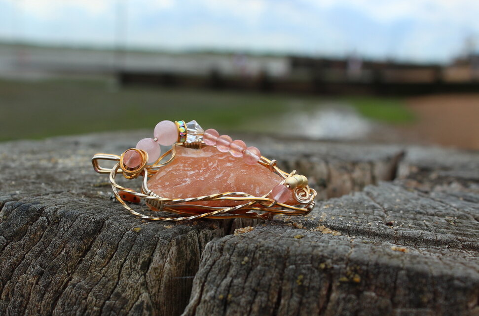 サチャロカローズアゼツライト ハートに喜びと愛のエネルギーを届ける