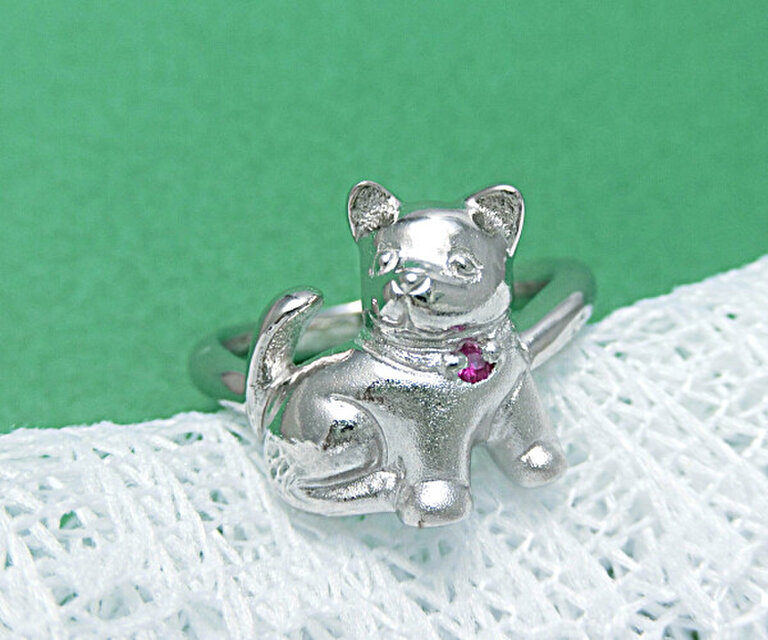 天然ルビー・子犬リング（シルバー）＊あなたの誕生石もセットできます。日本製