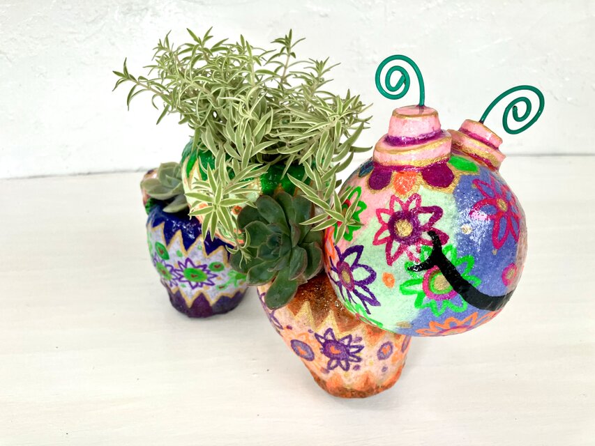 ❤*︎様 ぴよたん作　虎モチーフ 植木鉢（ハンドメイド） 青虫 プランター オブジェ手作り セメント 植木鉢 | iichi 日々の