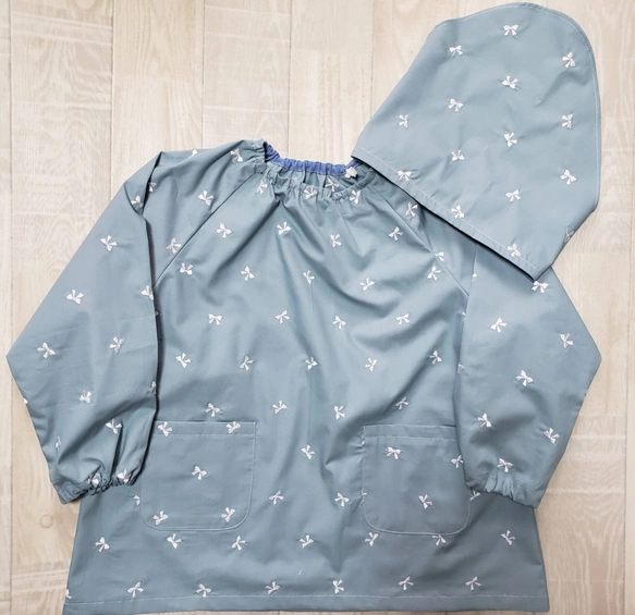 数量限定【80～160】リボン刺繍 ライトブルー 総柄 長袖 スモック スモッグ 三角巾