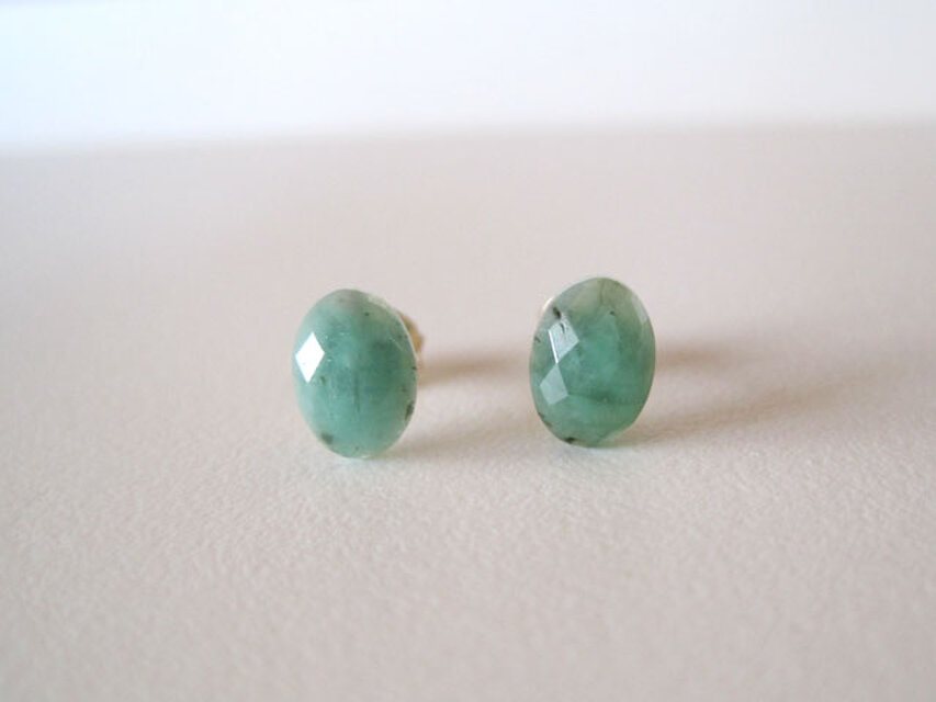 エメラルドのルースピアス 14kgf オーバル