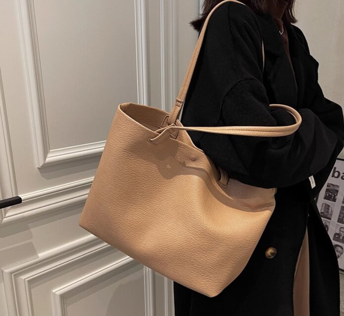 【美品】FENDI トートバッグ レザー メッシュ 肩掛け A4収納 ブラック 楽天市場】トートバッグ レディース 大きめ A4 レザー シンプル