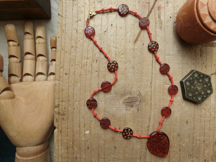 ＊happy price＊古のREDネックレス@メッカ巡礼の聖者のビーズ（新旧３種）とヴェネチアのシードビーズ＋アジアのビーズ