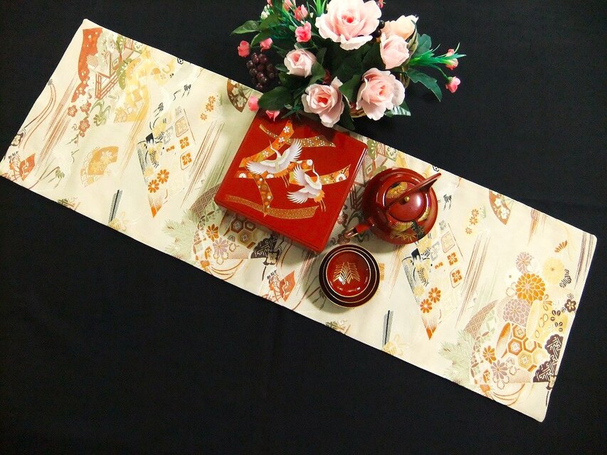 16)2331】96cm/アンティーク帯リメイク/古典文様/テーブルセンター