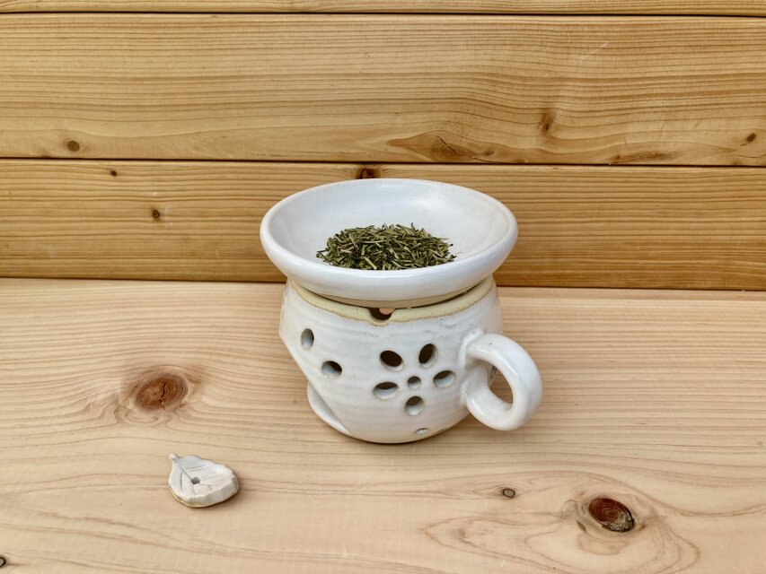 マグカップ香炉⭐︎茶香炉⭐︎アロマポット⭐︎ランプシェード⭐︎白花