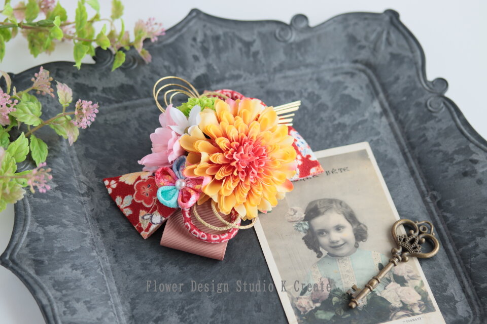 オレンジのマムと和柄リボンのヘアリップ 浴衣 髪飾り 七五三 髪飾り