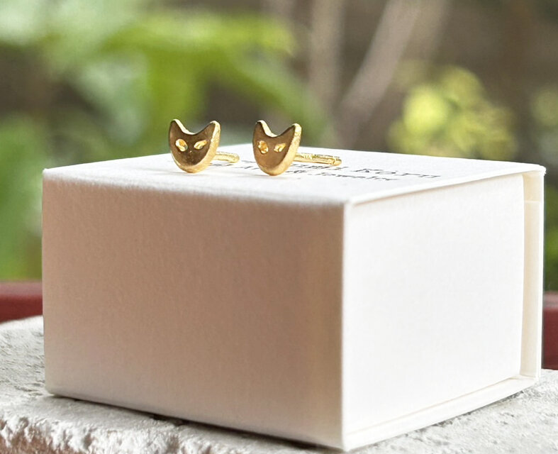 K24 純金猫フェイススタッドピアス◇ Pure Gold Cat Face・溶接なし