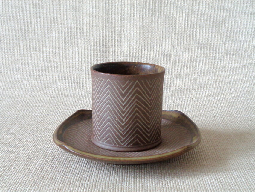 カップ＆ソーサー (象嵌焼き締めb）