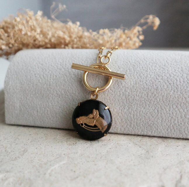 西ドイツヴィンテージ！馬のブラック×ゴールドのネックレス　1960年代　金アレ対応