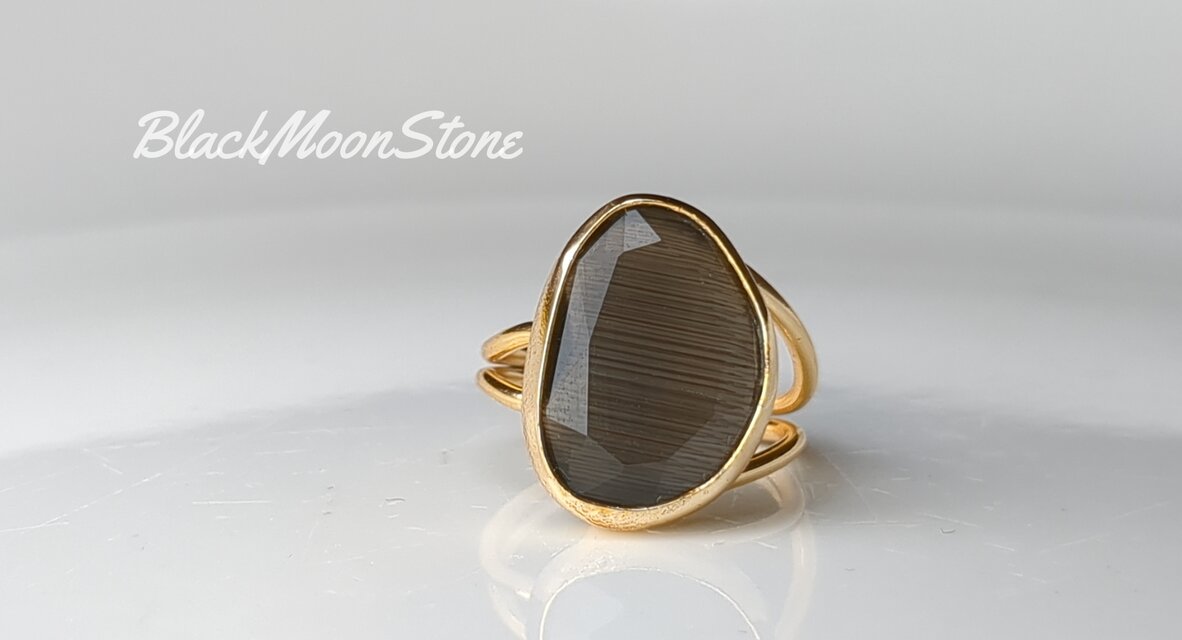 一点物『ブラックムーンストーン』の世界でひとつの天然石リング