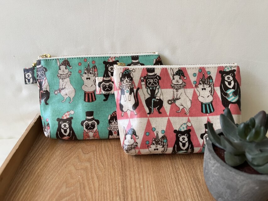 14裏付きミニラミネートポーチ　サーカスアニマル　