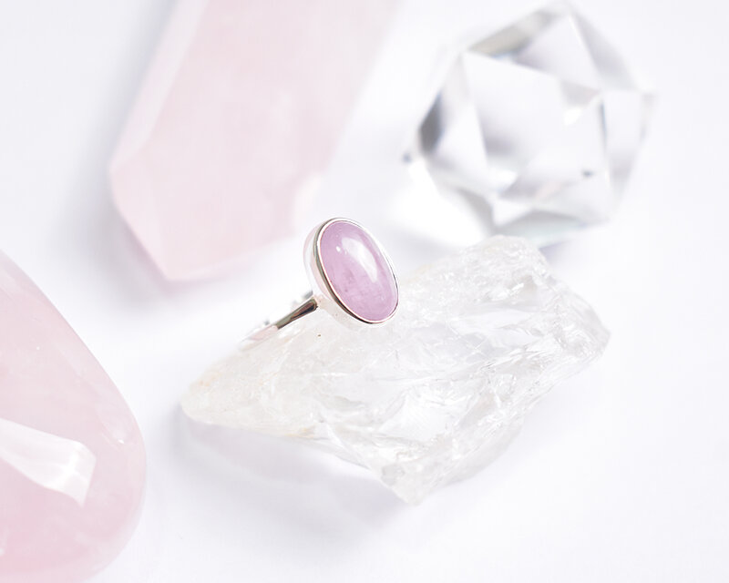 ピンクパープルの癒し クンツァイトシルバーリング　シルバー925　天然石
