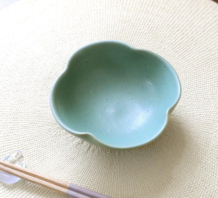 緑青色の四つ葉小鉢