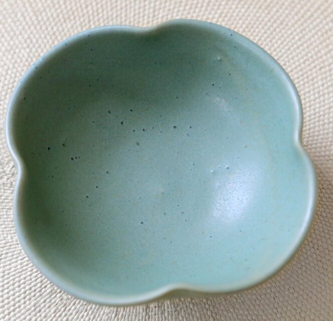 青木さんの緑色の葉模様の皿 楽天市場】葉模様 取皿 青 直径13.7cm×高