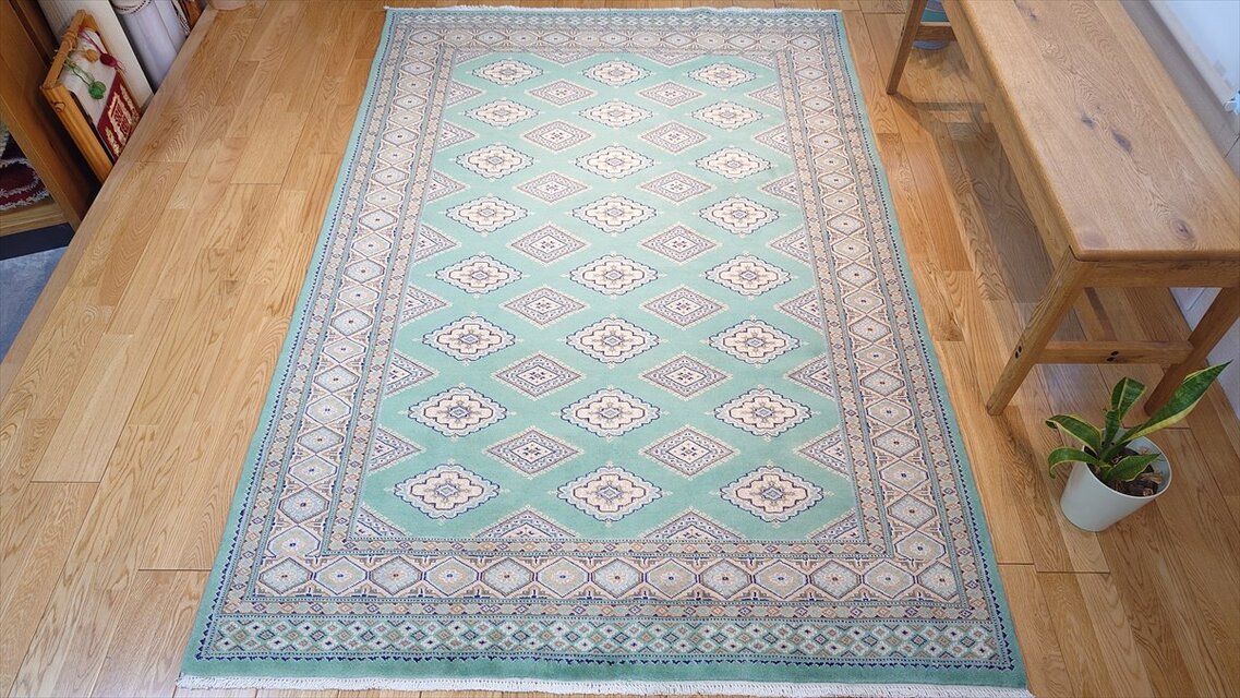 パキスタン絨毯 ラグ 200x136cm 軽くて畳める手織りラグ グリーン