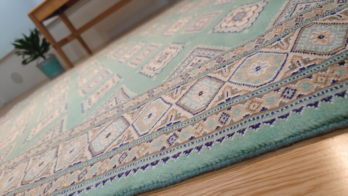 パキスタン手織り絨毯 . トライバルラグ　ペルシヤ 185×125cm 185×125cm パキスタン手織り絨毯 . トライバルラグ ペルシヤ 188