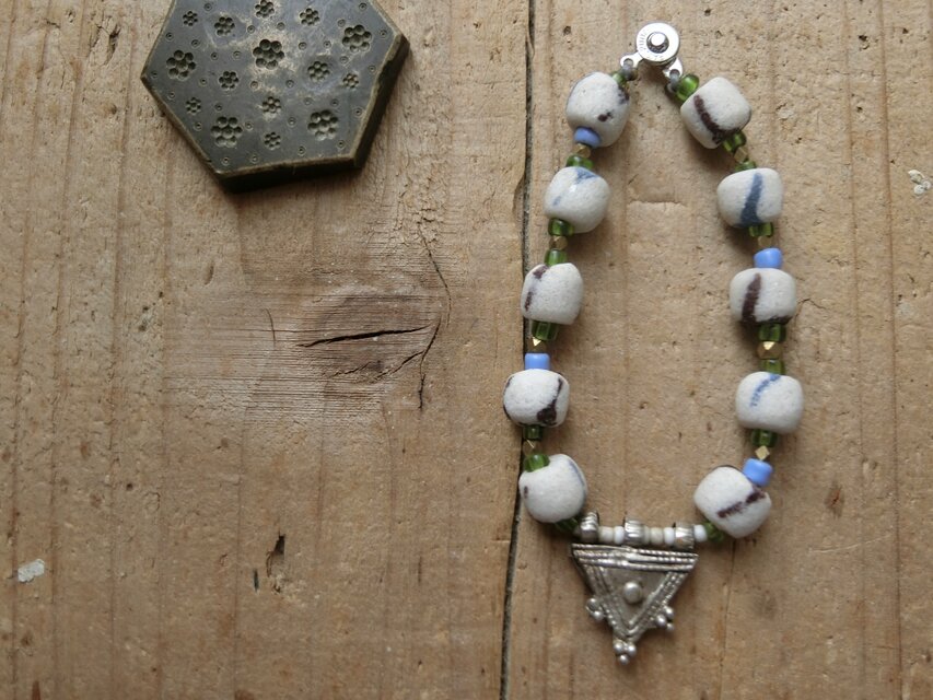 ＊happy price＊とらいばるなブレス。@エチオピアンチャーム＋アフリカの再生玉＋ヴェネチアのシードビーズなど