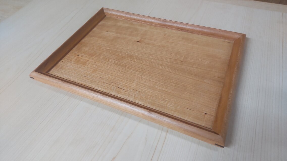 トレイ ブラックチェリー