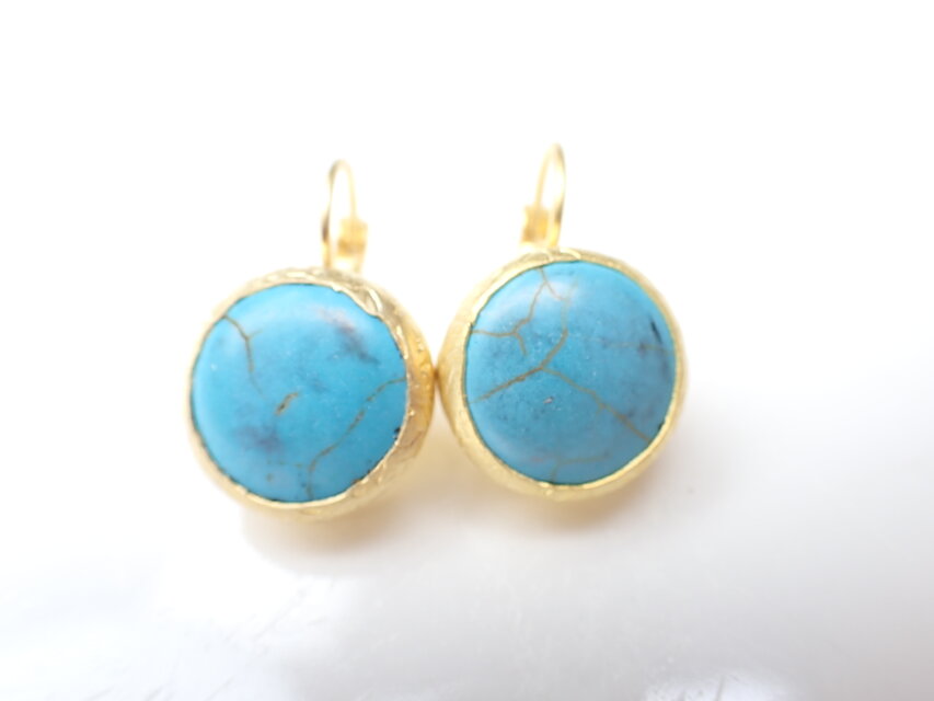 新作「Turquoise」の世界でひとつの天然石ピアス | iichi 日々の暮らし 