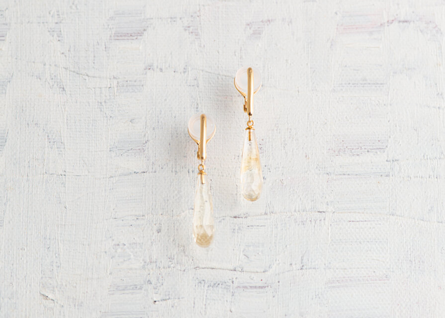 Pince(パンス）柔らかな光をまとうシトリンのシルバーイヤリング（YGコーティング）