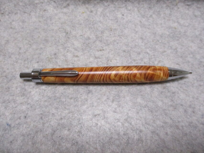 肥松(黒松)　金蘭杢　出雲産　樹齢550年　蜜蠟ワックス仕上げ　木軸シャープペンシル