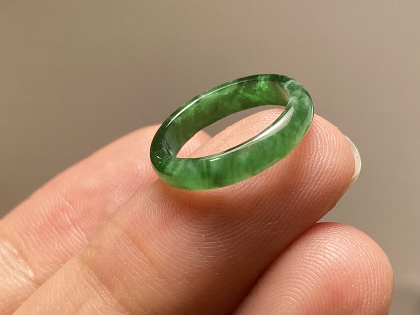 L12-204 極品 ピンキーリング 高氷種 濃陽緑 1.5号 天然グアテマラ産 A