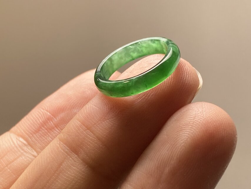 L12-204 極品 ピンキーリング 高氷種 濃陽緑 1.5号 天然グアテマラ産 A