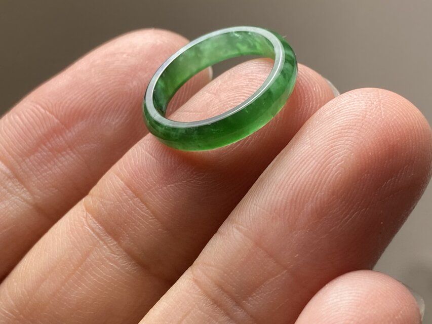 L12-204 極品 ピンキーリング 高氷種 濃陽緑 1.5号 天然グアテマラ産 A