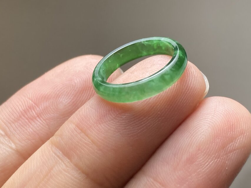 L12-204 極品 ピンキーリング 高氷種 濃陽緑 1.5号 天然グアテマラ産 A