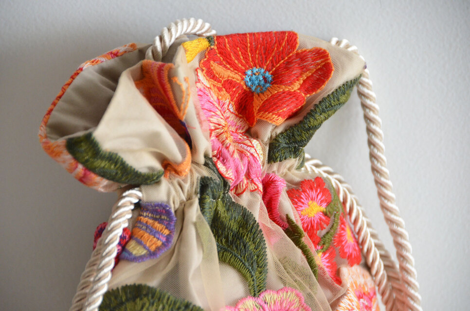 ♥Mahalmixage ビジューバッグ 巾着型 花 フラワー 籠バッグ mahal mixage/マハル ミクサージュ かごバッグ 花 ビジュー 美品