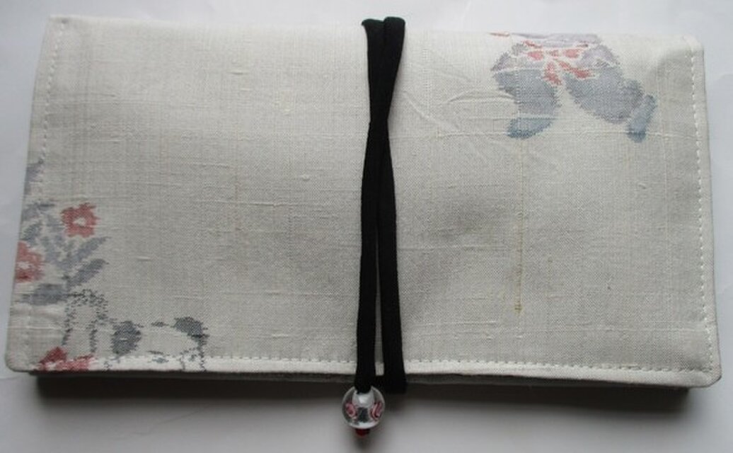 ８３０５　紬の着物で作った和風財布・ポーチ