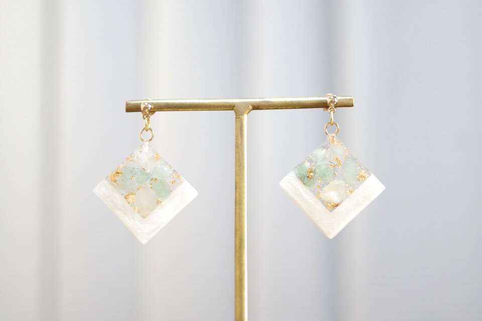 青山葵/まとめ商品/11点/レジンピアス レジンアート ハートのピアス〈青の揺らめき〉 | iichi 日々の