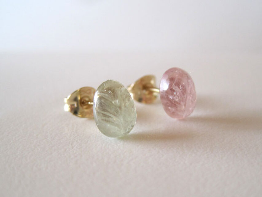 サファイアのピアス 14kgf  リーフカット