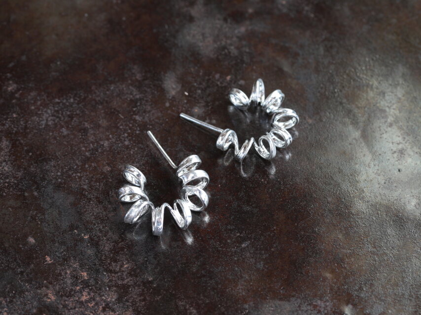 錫のピアス　TOLOLY　めぐるs