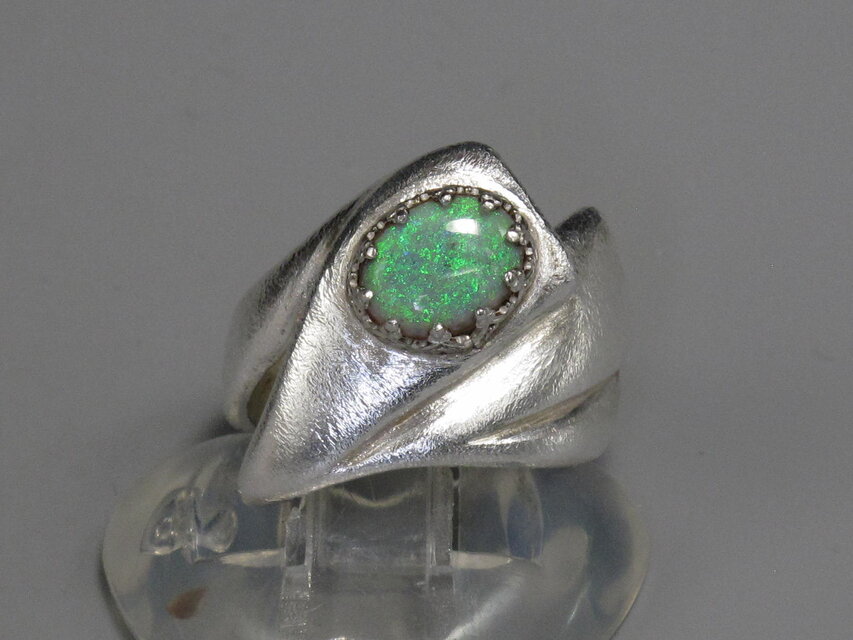 初めてのブラックオパール！