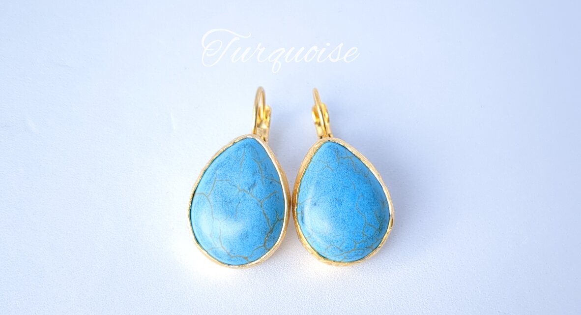 新作「Turquoise」の世界でひとつの天然石ピアス