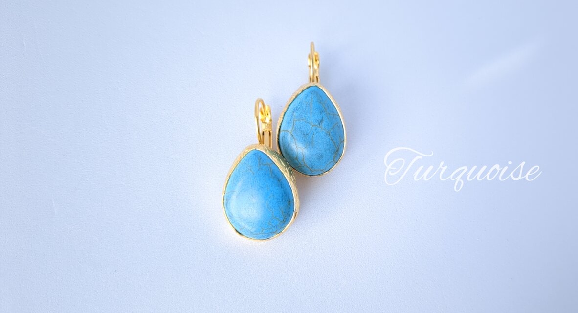新作「Turquoise」の世界でひとつの天然石ピアス | iichi 日々の暮らし 
