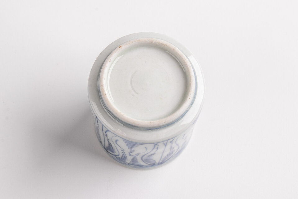 古伊万里 大明成化年製在銘 猪口 覗 21客 高さ4㎝　P 古伊万里 大明成化年製在銘 猪口 覗 21客 高さ4㎝ P 古伊万里 大明成化