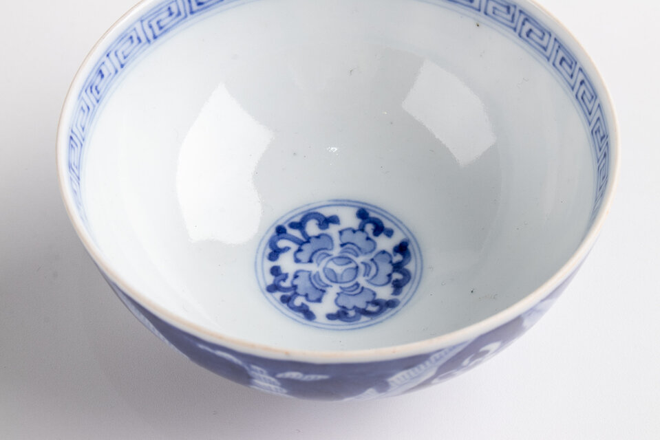 古伊万里 白抜き芭蕉文 碗 1客 江戸後期 E1275 | iichi 日々の暮らしを