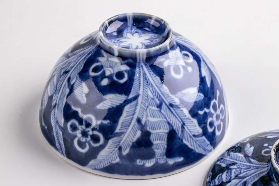 古伊万里 白抜き草花文 蓋茶碗 1客 江戸後期 E1275 | iichi 日々の