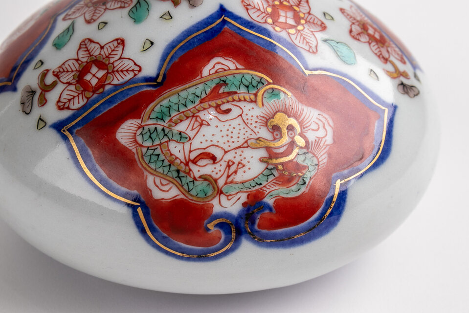 江戸期　大聖寺伊万里　金襴手三方龍壽文小皿　5客　日本料理　懐石　骨董　古美術 江戸期 大聖寺伊万里 金襴手三方龍壽文小皿 5客 日本料理 懐石