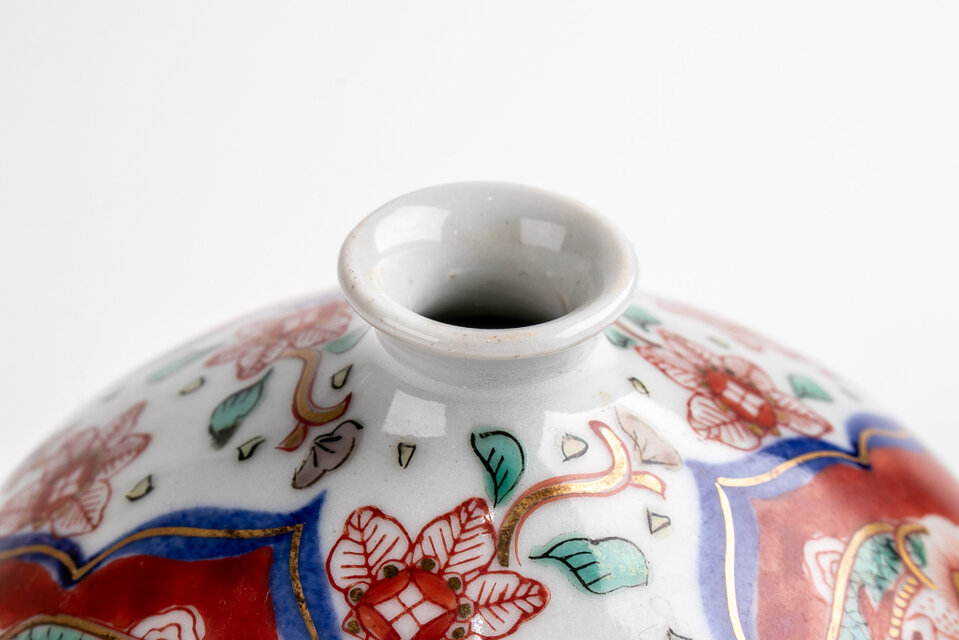 大聖寺伊万里 金襴手七宝龍文油壷 明治時代 E1647B | iichi 日々