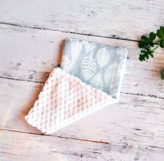 北欧風ラインリーフ　ハーフハンカチ　ハンカチタオル　コットン　タオルふかふか　名入れ