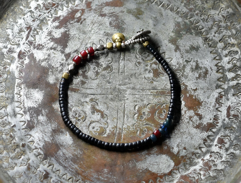 アンティーク　ビーズ飾り 好評開催中でーす！ぜひ！ ANTIQUE BEADS ACCESSORIES